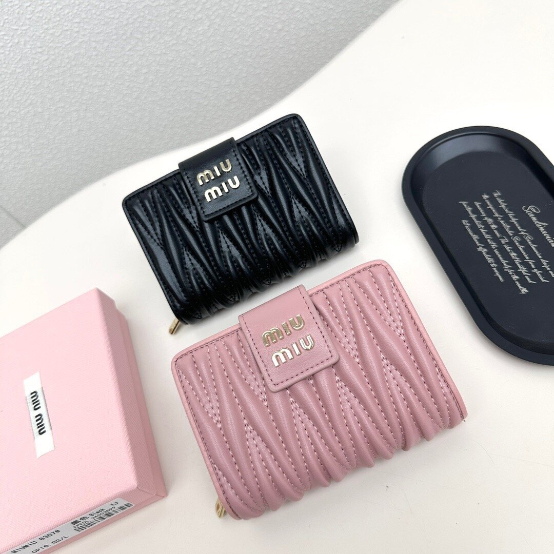 miumiu 8357 13.5x9.5x3.5